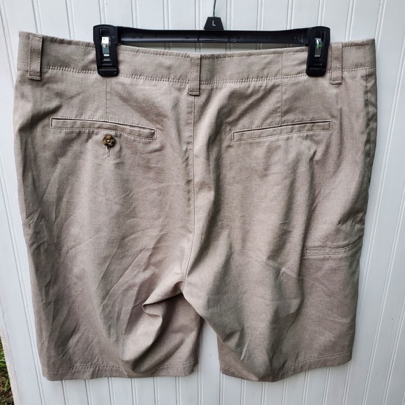PGA Tour Tan/Khaki Golf Shorts‎ Mens Size 38 Fits 36 Stretch Flat Front - Picture 2 of 4